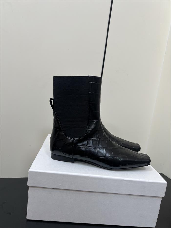 20251128174314449 370